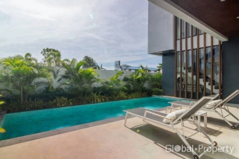 Casa de 4 dormitorios en Pattaya, Tailandia № 209475 - foto 6