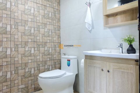 Estudio en el condominio en Bang Lamung, Tailandia № 209474 - foto 10