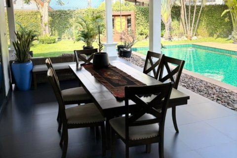 Casa de 4 dormitorios en Pattaya, Tailandia № 209476 - foto 7