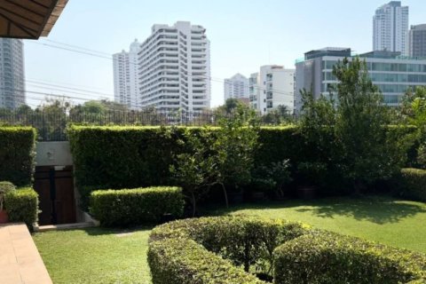 Casa de 4 dormitorios en Pattaya, Tailandia № 209476 - foto 8