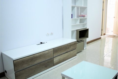 Condo in Bangkok, Thailand, 1 bedroom  № 143992 - photo 5
