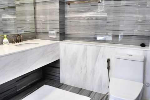 Кондоминиум с 3 спальнями в Бангкоке, Таиланд № 143991 - фото 18