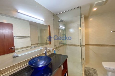Condo in Pattaya, Thailand, 2 bedrooms № 197338 - photo 12