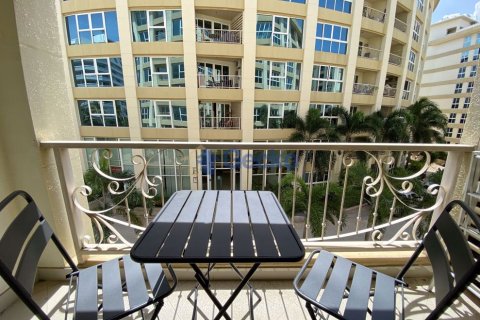 Condo in Pattaya, Thailand, 2 bedrooms № 197338 - photo 8