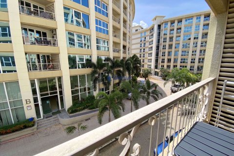 Condo in Pattaya, Thailand, 2 bedrooms № 197338 - photo 17
