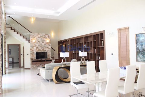 House in Pattaya, Thailand 4 bedrooms № 197337 - photo 6