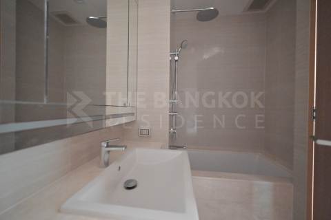 Condo in Bangkok, Thailand, 1 bedroom  № 185135 - photo 2