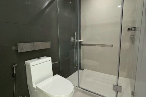 Condo à Khlong San, Bangkok, Thaïlande, 2 chambres  № 151762 - photo 12