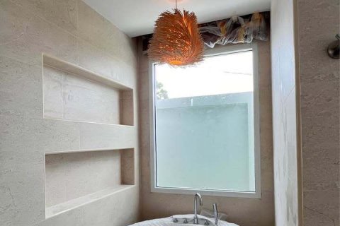 Villa in Phuket, Thailand 3 bedrooms № 151764 - photo 14