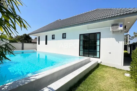 House in Pattaya, Thailand 4 bedrooms № 212005