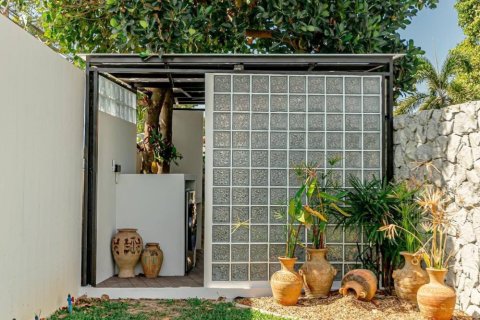 Villa in Pattaya, Thailand 4 bedrooms № 157992 - photo 27