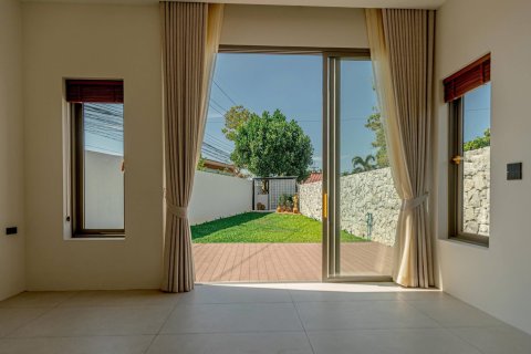 Villa in Pattaya, Thailand 4 bedrooms № 157992 - photo 24