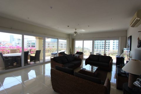 Condo in Bang Lamung, Thailand, 3 bedrooms  № 119228 - photo 3