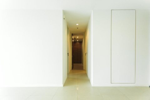 Кондоминиум с 2 спальнями в Кхлонг Сане, Бангкок, Таиланд № 156053 - фото 8