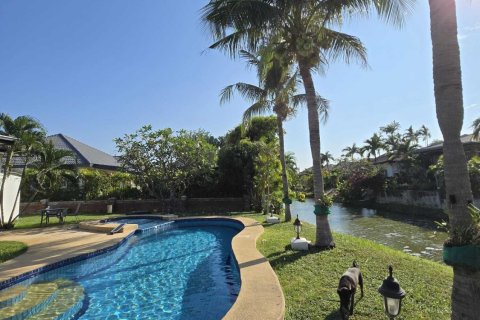 Вилла в Хуа Хине, Таиланд с 3 спальнями  № 156055 - фото 12