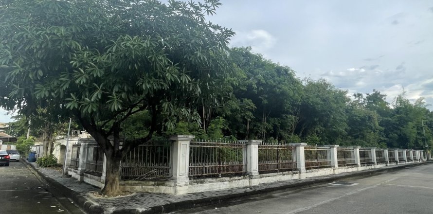 Земельный участок в Бангкхэ, Бангкок, Таиланд 2064м2  № 156054