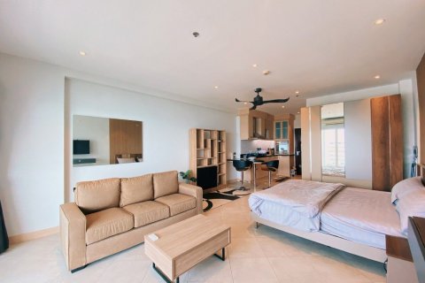 Condo in Chon Buri, Thailand, 1 bedroom  № 162868 - photo 4