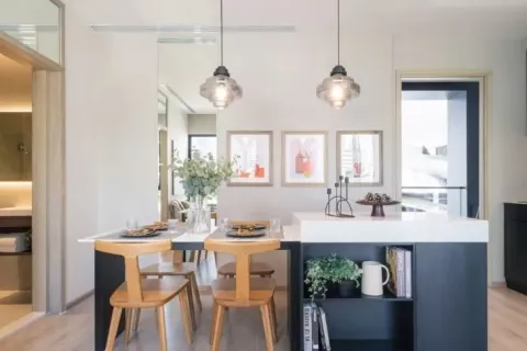 Condo in Huai Khwang, Bangkok, Thailand, 2 bedrooms  № 136603 - photo 1