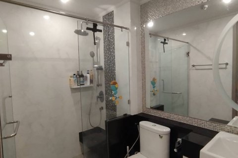 Condo à Watthana, Bangkok, Thaïlande, 2 chambres № 136605 - photo 8