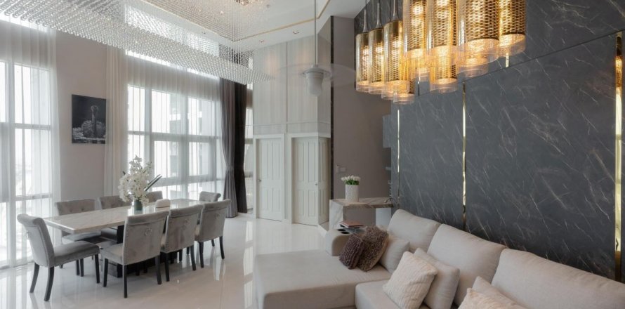 Пентхаус в Клонг Тоэй, Бангкок, Таиланд с 2 спальнями  № 133859