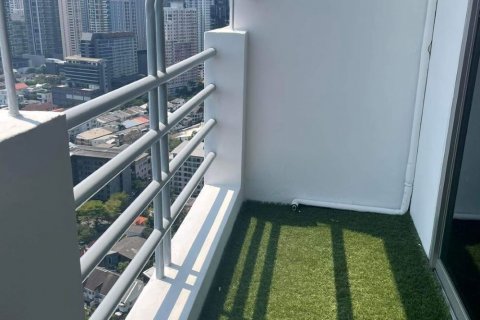 Condo in Watthana, Bangkok, Thailand, 3 bedrooms  № 133856 - photo 16