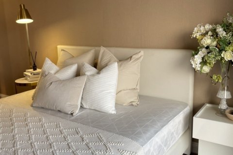 Condo in Watthana, Bangkok, Thailand, 3 bedrooms  № 133856 - photo 11