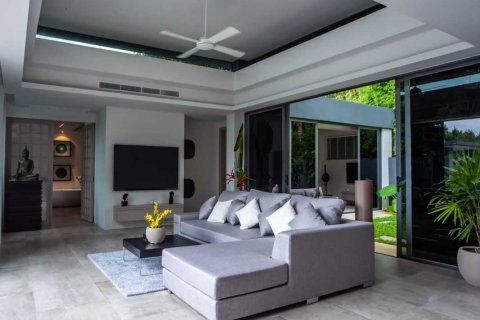 Villa in Phuket, Thailand 4 bedrooms № 134018 - photo 8