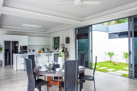Villa in Phuket, Thailand 4 bedrooms № 134018 - photo 9
