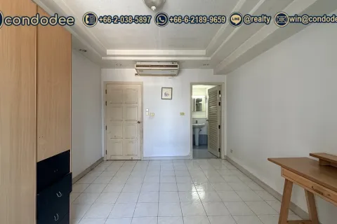 Condo in Watthana, Bangkok, Thailand, 3 bedrooms № 201414 - photo 9