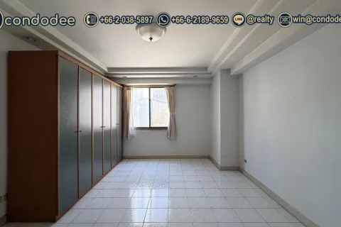 Condo in Watthana, Bangkok, Thailand, 3 bedrooms № 201414 - photo 5