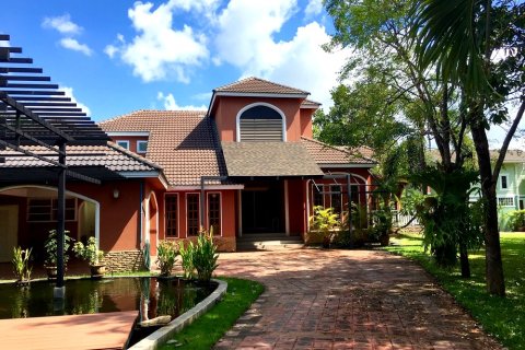 Maison à Saraphi, Thaïlande 11 chambres № 200483 - photo 4