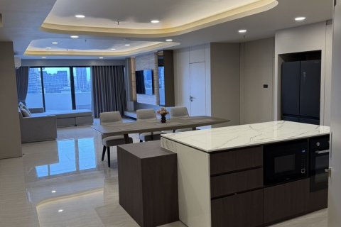 Кондоминиум с 4 спальнями в Клонг Тоэй, Бангкок, Таиланд № 151595 - фото 6