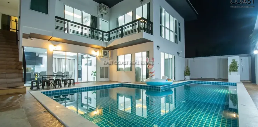 Casa de 4 dormitorios en Pattaya, Tailandia № 213006