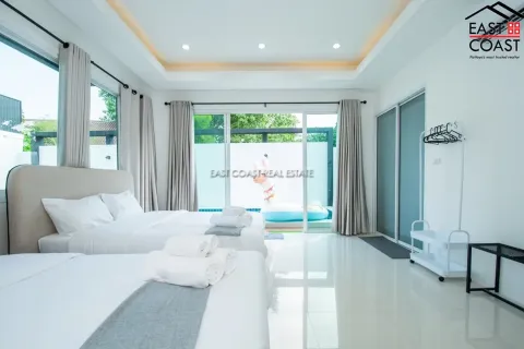 Casa de 4 dormitorios en Pattaya, Tailandia № 213006 - foto 3