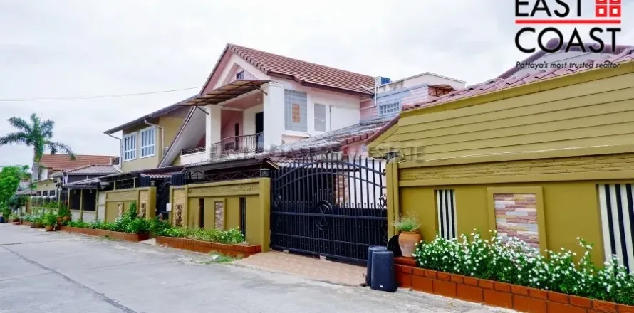 Casa de 4 dormitorios en Pattaya, Tailandia № 213005