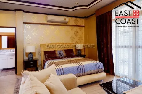 Casa de 4 dormitorios en Pattaya, Tailandia № 213005 - foto 18