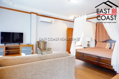 Casa de 4 dormitorios en Pattaya, Tailandia № 213005 - foto 17