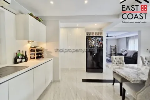 Casa de 3 dormitorios en Pattaya, Tailandia № 213004 - foto 15