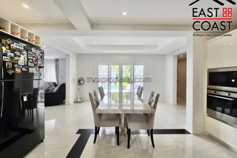 Casa de 3 dormitorios en Pattaya, Tailandia № 213004 - foto 16