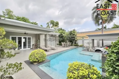 House in Pattaya, Thailand 3 bedrooms № 213004