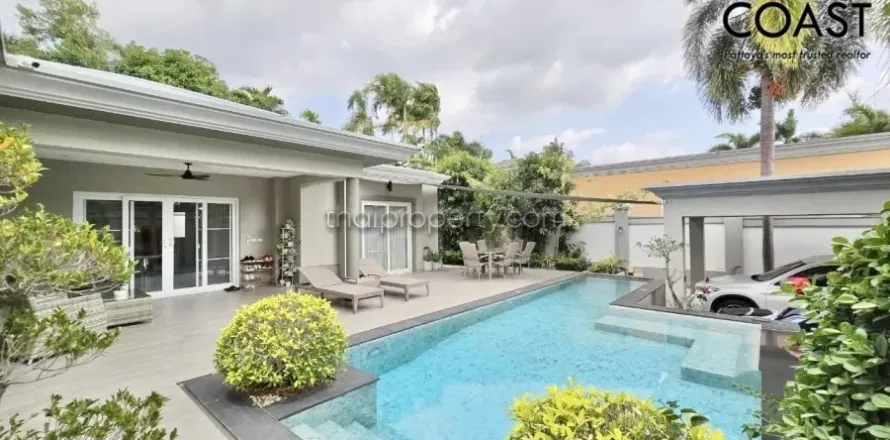 Casa de 3 dormitorios en Pattaya, Tailandia № 213004