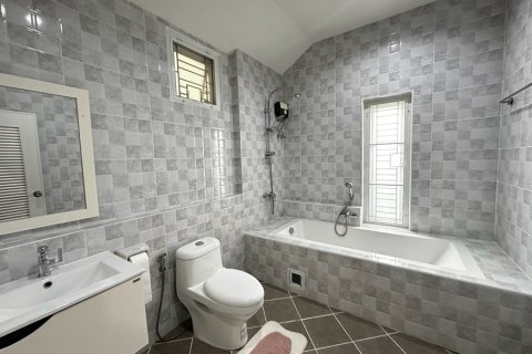 Haus in Hua Hin, Thailand 3 Schlafzimmer № 220546 - Foto 15