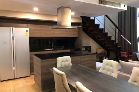 Duplex in Pathum Wan, Bangkok, Thailand 3 bedrooms № 145338 - photo 1