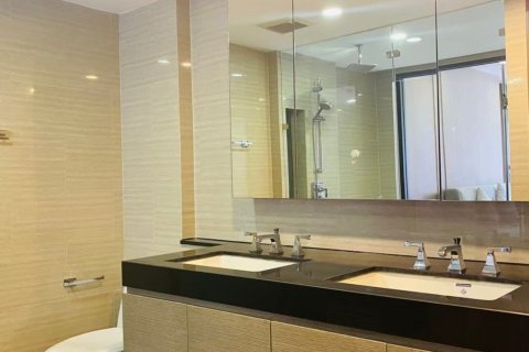 Duplex in Pathum Wan, Bangkok, Thailand 3 bedrooms № 145338 - photo 14