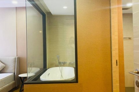 Duplex in Pathum Wan, Bangkok, Thailand 3 bedrooms № 145338 - photo 13