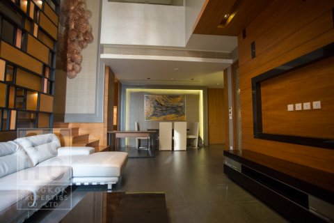 Кондоминиум с 2 спальнями в Сатхоне, Бангкок, Таиланд № 143860 - фото 2