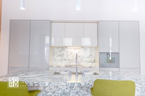 Кондоминиум с 2 спальнями в Сатхоне, Бангкок, Таиланд № 143859 - фото 2