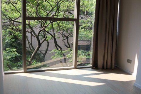 Condo in Bangkok, Thailand, 3 bedrooms  № 143835 - photo 2