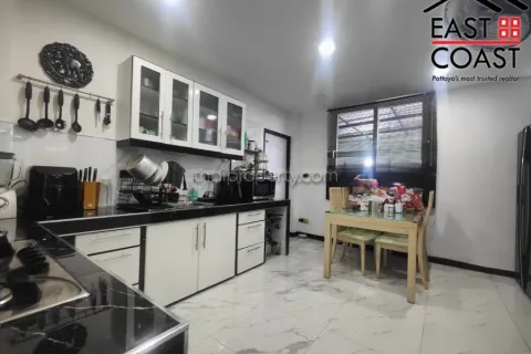 Casa de 3 dormitorios en Pattaya, Tailandia № 212816 - foto 7