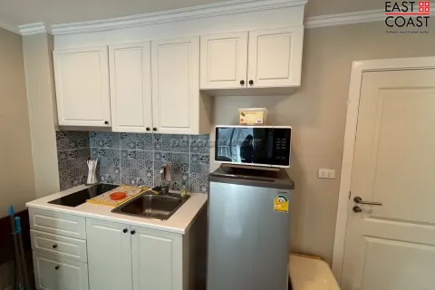 Condominio de 1 dormitorio en Jomtien Beach, Pattaya, Tailandia № 212818 - foto 2